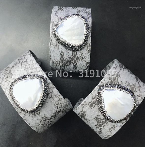 bangle skin bracelet inlaid with natural heart-shaped shell of the street fashion bangle17156803, Black
bangle skin bracelet inlaid with natural heart-shaped shell of the street fashion bangle17156803, Black