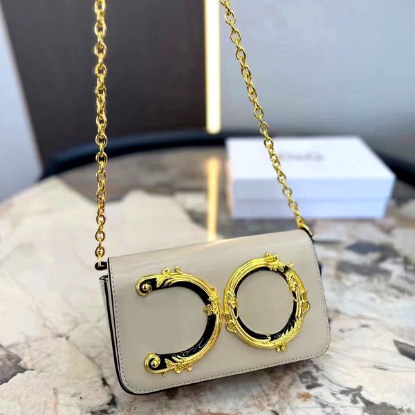 6 color baguette messenger shoulder bags womens mens totes engrave logo handbag luxurys designer leather travel clutch bag fashion chain hob
6 color baguette messenger shoulder bags womens mens totes engrave logo handbag luxurys designer leather travel clutch bag fashion chain hob