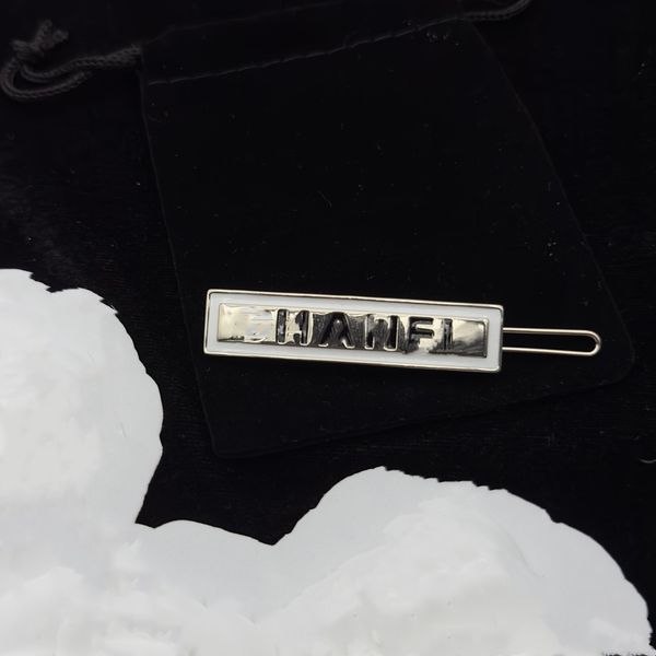 luxury hairpin designer hair accessories channel headwear women brand simple design headband leisure hairclips fashion hair clips elegant kx
luxury hairpin designer hair accessories channel headwear women brand simple design headband leisure hairclips fashion hair clips elegant kx