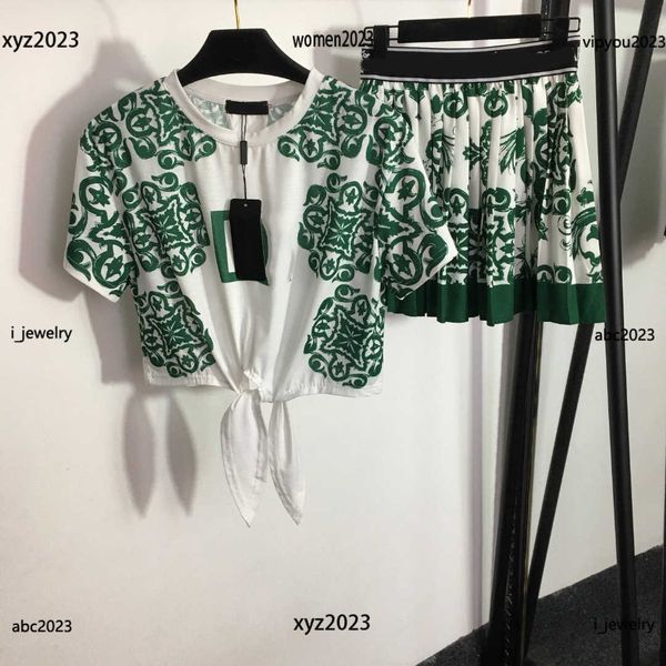 designer clothes women dress girl two piece dress size s-l open navel t-shirt and vintage printed ribbon pleated short skirt, White
designer clothes women dress girl two piece dress size s-l open navel t-shirt and vintage printed ribbon pleated short skirt, White
