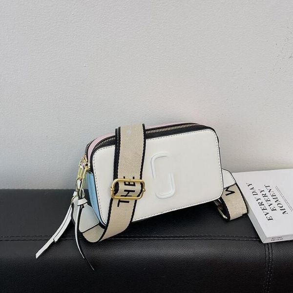 retail cosmetic bag women wallets new 2023 contrast color small square bag trend letter single shoulder messenger bags h030163, Black;red
retail cosmetic bag women wallets new 2023 contrast color small square bag trend letter single shoulder messenger bags h030163, Black;red