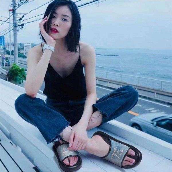the row the liu wen's same row sheepskin bread slippers women wear thick bottom open toe flip flops in summer denim sandals, Black
the row the liu wen's same row sheepskin bread slippers women wear thick bottom open toe flip flops in summer denim sandals, Black