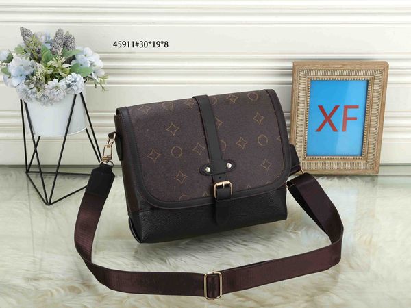 steamer messenger bag men's leather messengers bag monograms eclipse designer luxury handbag men's cross body mobile phone bag
steamer messenger bag men's leather messengers bag monograms eclipse designer luxury handbag men's cross body mobile phone bag