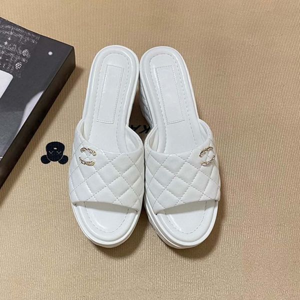 2023 designer sandals women's slippers brand sandals original diamond c-button collar plaid heel thick sole slippers-1, Black
2023 designer sandals women's slippers brand sandals original diamond c-button collar plaid heel thick sole slippers-1, Black