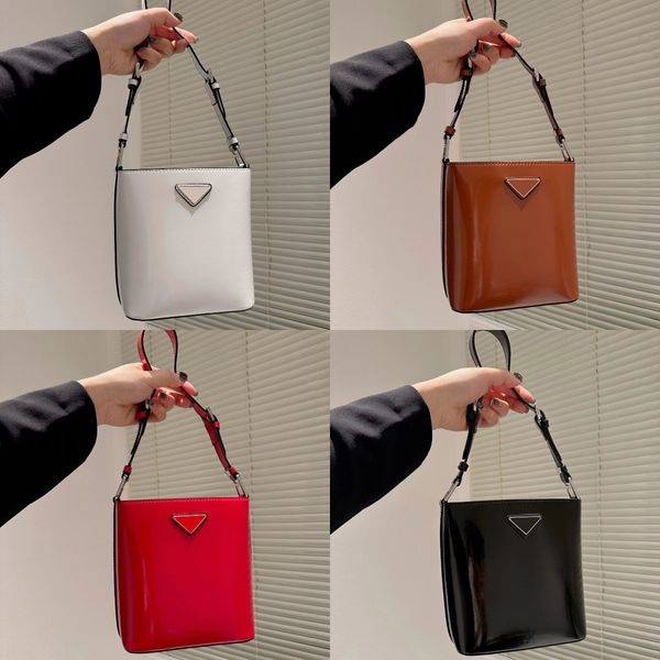 designer bag women small bucket summer leather totes bags luxury triangle embossed wallet purse bag with box
designer bag women small bucket summer leather totes bags luxury triangle embossed wallet purse bag with box