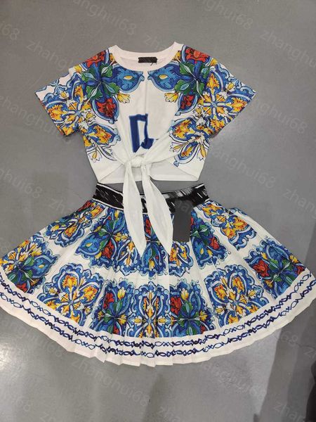 23ss womens designer clothing skirt set cotton flower logo print strap short sleeve t-shirt letter ribbon patchwork pleated half skirt sets, White
23ss womens designer clothing skirt set cotton flower logo print strap short sleeve t-shirt letter ribbon patchwork pleated half skirt sets, White