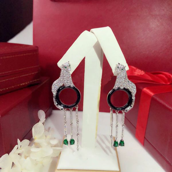fashion designer hoop earrings cool animal leopard with diamonds classic letter big circle simple earrings initial womens ladies jewelry ear, Golden;silver
fashion designer hoop earrings cool animal leopard with diamonds classic letter big circle simple earrings initial womens ladies jewelry ear, Golden;silver