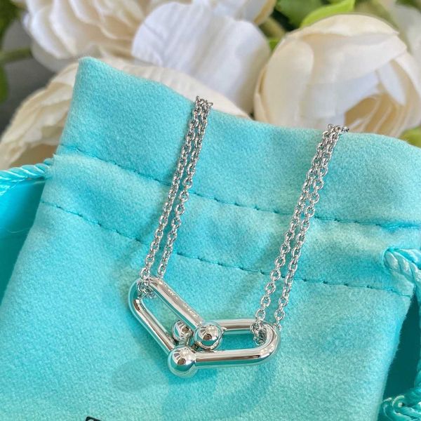 original v gold tiffay horseshoe buckle necklace with glossy 18k rose hardware valley ailing same clavicle chain 200o, Black
original v gold tiffay horseshoe buckle necklace with glossy 18k rose hardware valley ailing same clavicle chain 200o, Black