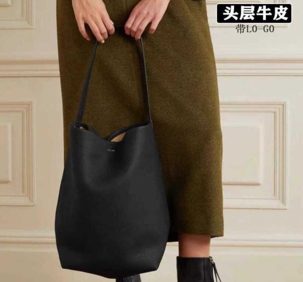 evening bags designer european and american fashion leather large capacity tote bag n s park tote bag minimalist bucket shoulder bag321
evening bags designer european and american fashion leather large capacity tote bag n s park tote bag minimalist bucket shoulder bag321