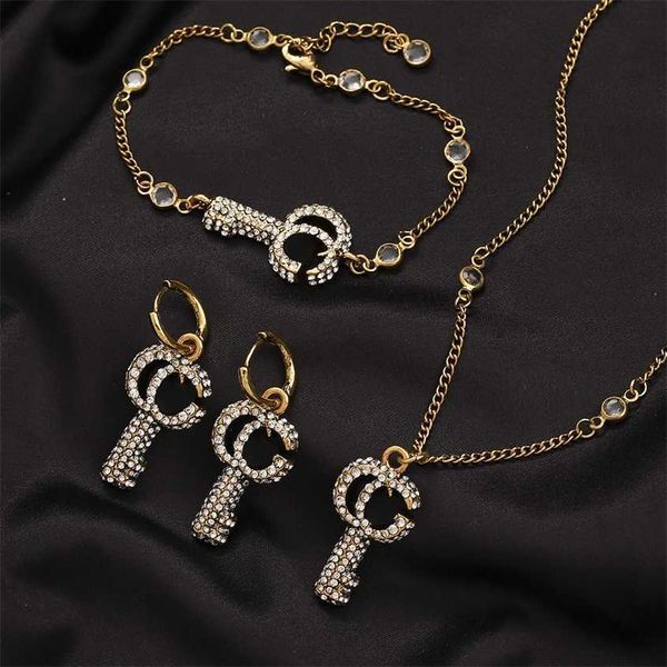 2023 gujia new key fashion old jewelry set women's necklace bracelet g letter earrings, Golden
2023 gujia new key fashion old jewelry set women's necklace bracelet g letter earrings, Golden
