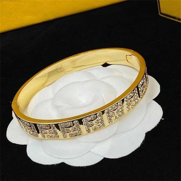 2023 fenjia f rhinestone letter openable small design fashion simple bracelet female pm, Black
2023 fenjia f rhinestone letter openable small design fashion simple bracelet female pm, Black