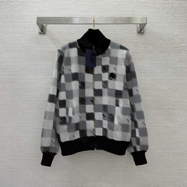 23ss womens designer clothing womens jacket chest circle logo badge checkerboard color contrast zipper baseball jacket knit jacket women clo, Black;brown
23ss womens designer clothing womens jacket chest circle logo badge checkerboard color contrast zipper baseball jacket knit jacket women clo, Black;brown
