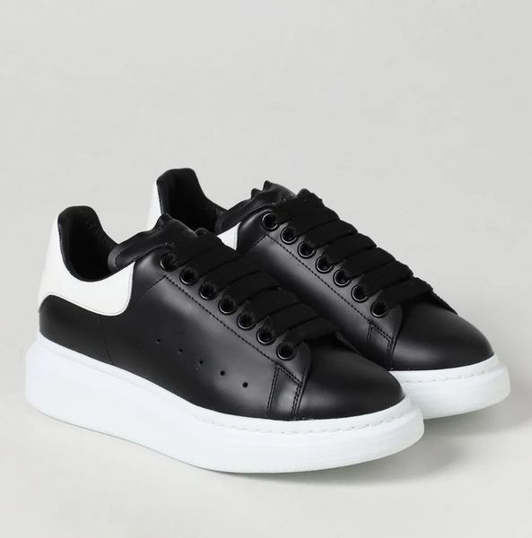 brand women men sneaker shoes white black leather platform trainers chunky rubber skateboard walking low-calfskin couple walking
brand women men sneaker shoes white black leather platform trainers chunky rubber skateboard walking low-calfskin couple walking