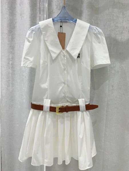 23ss women shirt dress designers clothing small v lapel embroidered letters gold buckle belt decoration short-sleeved dresses for woman 0607, Black;gray
23ss women shirt dress designers clothing small v lapel embroidered letters gold buckle belt decoration short-sleeved dresses for woman 0607, Black;gray