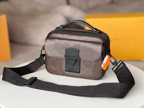 men's bag designer crossbody bag messenger bag original leather stitching canvas classic print with black pure steel hardware luxury 1v
men's bag designer crossbody bag messenger bag original leather stitching canvas classic print with black pure steel hardware luxury 1v
