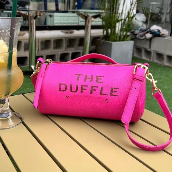 designer women's leather shoulder bag 2023 retro letter wide shoulder strap single crossbody bucket tote the duffle bag 13 colour
designer women's leather shoulder bag 2023 retro letter wide shoulder strap single crossbody bucket tote the duffle bag 13 colour