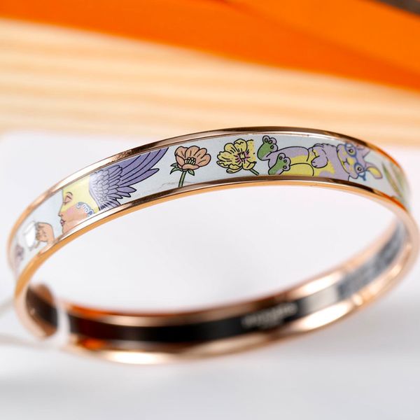 enamel clic bangle for women charm bracelets purple enamel cuff version 4, Golden;silver
enamel clic bangle for women charm bracelets purple enamel cuff version 4, Golden;silver