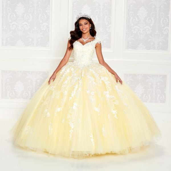 yellow v-neck quinceanera dresses ball gown beaded applique lace tull vestidos 15th birthday party princess sweet 16 dress, Blue;red
yellow v-neck quinceanera dresses ball gown beaded applique lace tull vestidos 15th birthday party princess sweet 16 dress, Blue;red