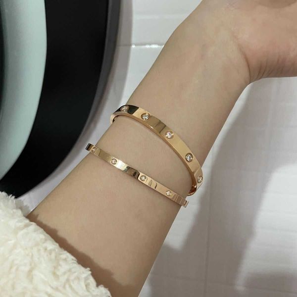 original designer carti bracelet premium 18k rose gold bracelet colorless wide and narrow edition small diamonds lovers' valentine', Black
original designer carti bracelet premium 18k rose gold bracelet colorless wide and narrow edition small diamonds lovers' valentine', Black