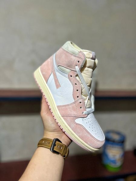 classic suede jumpman 1s men women shoes university pink white beige designer basketball shoes outdoor sneakers size available fast delivery
classic suede jumpman 1s men women shoes university pink white beige designer basketball shoes outdoor sneakers size available fast delivery