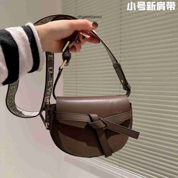 loewbags shoulder knitted totes 2023 designer gates women's saddle bag letter wide women strap bags single crossbody tftt
loewbags shoulder knitted totes 2023 designer gates women's saddle bag letter wide women strap bags single crossbody tftt