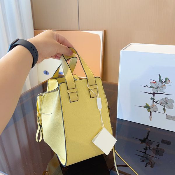 hammok designer bags women tote bag fold bucket bag shoulder crossbody bags purses new fashion handbag mini leather shopping bag casual bags
hammok designer bags women tote bag fold bucket bag shoulder crossbody bags purses new fashion handbag mini leather shopping bag casual bags