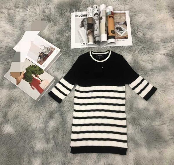 women's sweaters designer 729 2022 milan runway autumn summer brand same style sweater short sleeve crew neck pullover womens fale dru6, White;black
women's sweaters designer 729 2022 milan runway autumn summer brand same style sweater short sleeve crew neck pullover womens fale dru6, White;black