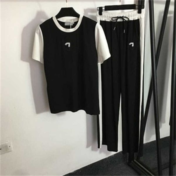 summer womens two piece pants xiao xiang logo embroidery color blocking short-sleeved t-shirt elastic waist wide leg pants sets for women ou, White
summer womens two piece pants xiao xiang logo embroidery color blocking short-sleeved t-shirt elastic waist wide leg pants sets for women ou, White