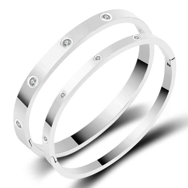 advanced sense full diamond colored brick concealed clasp 10 brick bracelet 8643mm titanium steel inner pull sand bracelet with logo, Black
advanced sense full diamond colored brick concealed clasp 10 brick bracelet 8643mm titanium steel inner pull sand bracelet with logo, Black