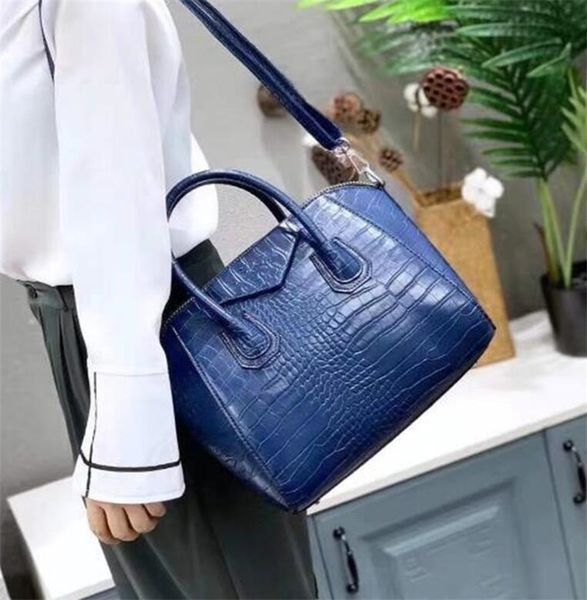 trendy handbags designer autumn and winter totes woman luxurys shoulder bags large capacity shopping bag random
trendy handbags designer autumn and winter totes woman luxurys shoulder bags large capacity shopping bag random