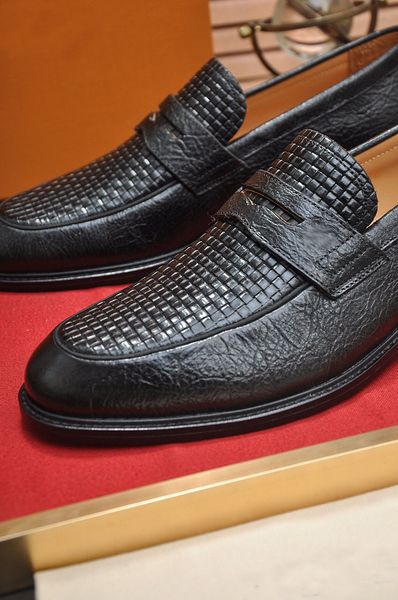 brand mens oxfords office dress casual shoes leather suit italy with orignal box size 38-45, Black
brand mens oxfords office dress casual shoes leather suit italy with orignal box size 38-45, Black