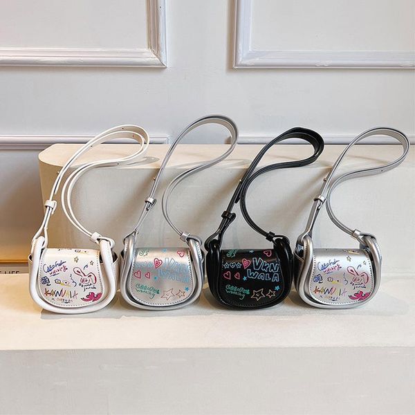 children cartoon handbagbs 2023 texture printed graffiti mini saddle bag for girl fashion kids small one shoulder crossbody bags f1722, Black
children cartoon handbagbs 2023 texture printed graffiti mini saddle bag for girl fashion kids small one shoulder crossbody bags f1722, Black