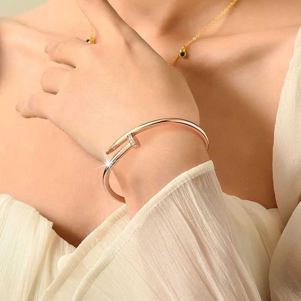advanced sense classic rose gold colorless nail couple bracelet fashion premium light luxury gift bracelet for men and women with logo, Black
advanced sense classic rose gold colorless nail couple bracelet fashion premium light luxury gift bracelet for men and women with logo, Black