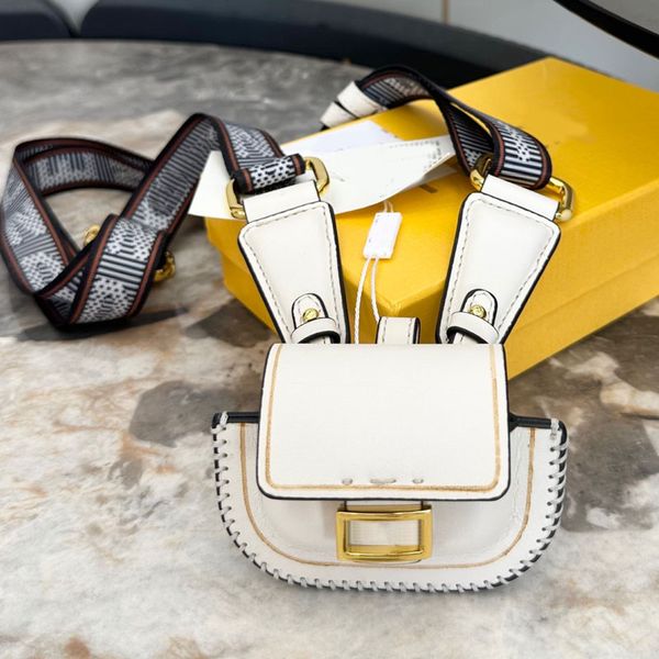 mini earphone bag messenger bag women shoulder bags handbag cowhide genuine leather gold hardware buckle embroidered shoulder straps high qu
mini earphone bag messenger bag women shoulder bags handbag cowhide genuine leather gold hardware buckle embroidered shoulder straps high qu