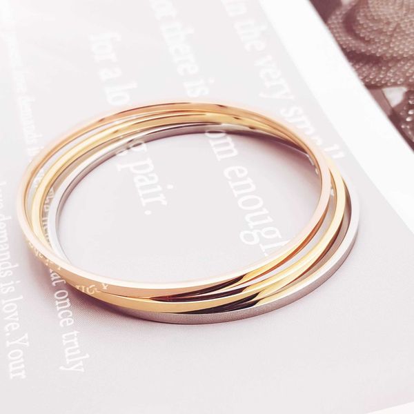 original designer carti titanium steel fashion couple bracelet women's rose gold simple valentine's day set with logo, Black
original designer carti titanium steel fashion couple bracelet women's rose gold simple valentine's day set with logo, Black