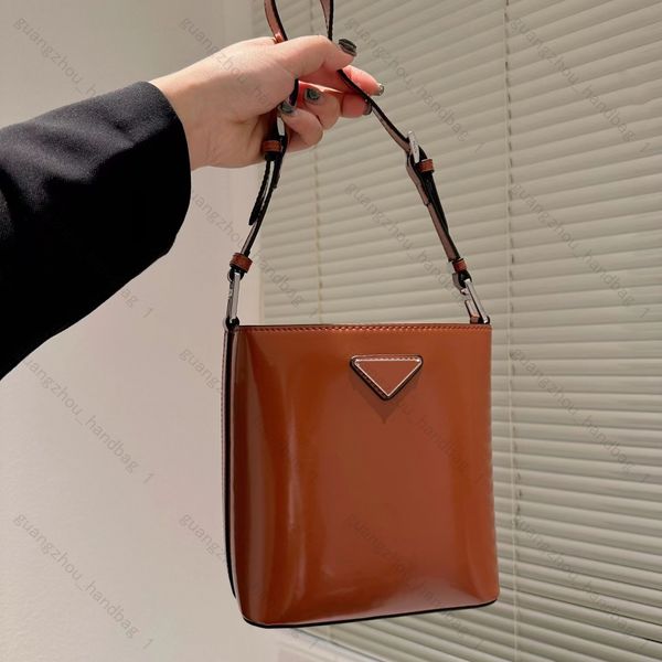designer bag women small bucket summer leather totes bags luxury triangle embossed wallet purse bag
designer bag women small bucket summer leather totes bags luxury triangle embossed wallet purse bag