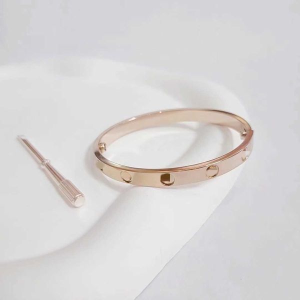 designer new 18k rose gold family bracelet female screwdriver colorless full diamond one nail couple titanium steel mixed batch with logo, Black
designer new 18k rose gold family bracelet female screwdriver colorless full diamond one nail couple titanium steel mixed batch with logo, Black
