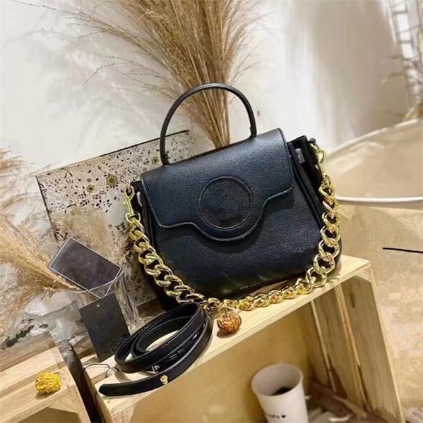 evening bags women shoulder bag handbag leather material chain with decorative design banquet
evening bags women shoulder bag handbag leather material chain with decorative design banquet