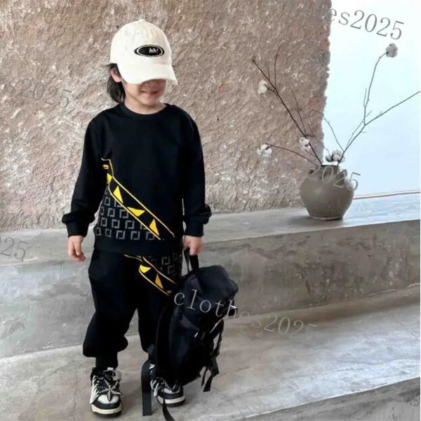baby kids clothing sets designer long sleeve hoodies and pants set boys girls luxury tracksuits children outfit sportsuits clothes sets bran, Red;yellow
baby kids clothing sets designer long sleeve hoodies and pants set boys girls luxury tracksuits children outfit sportsuits clothes sets bran, Red;yellow