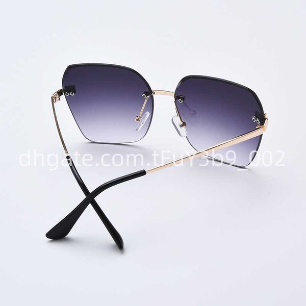 luxury brand designer sunglasses for women fashion gradual color sun glasses summer style sunglasses female famous uv400 with box 8gc0, Blue
luxury brand designer sunglasses for women fashion gradual color sun glasses summer style sunglasses female famous uv400 with box 8gc0, Blue