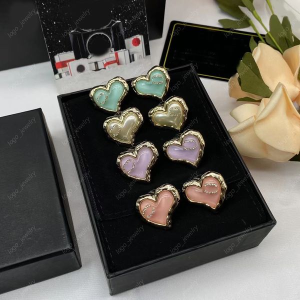 2023 new heart -shaped stud earrings women's fashion exquisite luxury designer earring for women party engagement gift jewelry with box, Golden;silver
2023 new heart -shaped stud earrings women's fashion exquisite luxury designer earring for women party engagement gift jewelry with box, Golden;silver