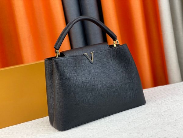 ladies shoulder bag handbag cover leather formal casual inner compartment classic fashion famous european style size 36-23-14 m48870
ladies shoulder bag handbag cover leather formal casual inner compartment classic fashion famous european style size 36-23-14 m48870