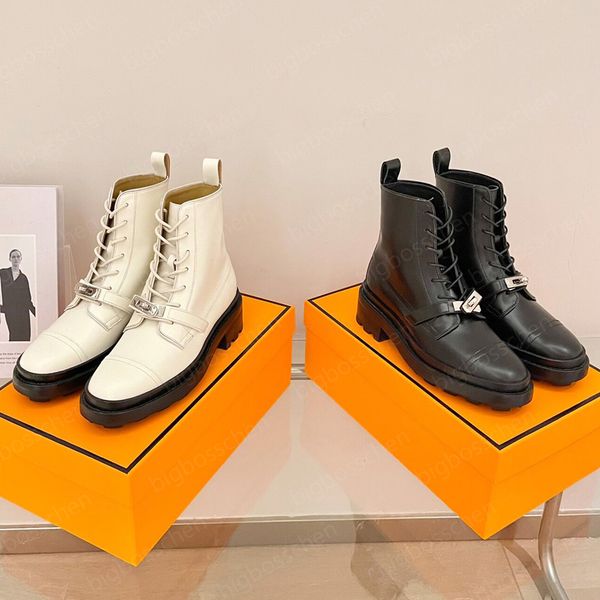 luxury brand designer boots ladies classic kelly buckle short boots fashion funk and ankle boots black straps low heel non-slip outdoor mart
luxury brand designer boots ladies classic kelly buckle short boots fashion funk and ankle boots black straps low heel non-slip outdoor mart