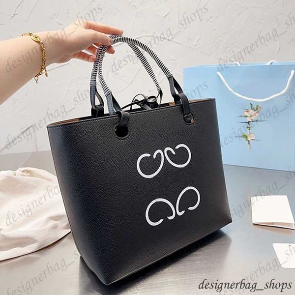 minimalist designer simple atmosphere tote bag retro fashion classic shopping bag woven carry handle combined with leather large capacity ha
minimalist designer simple atmosphere tote bag retro fashion classic shopping bag woven carry handle combined with leather large capacity ha
