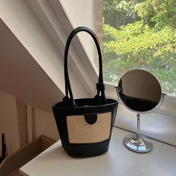 evening bags korean niche design straw handbag 2023 fashion bucket bag retro one shoulder underarm female bagbag 230625
evening bags korean niche design straw handbag 2023 fashion bucket bag retro one shoulder underarm female bagbag 230625