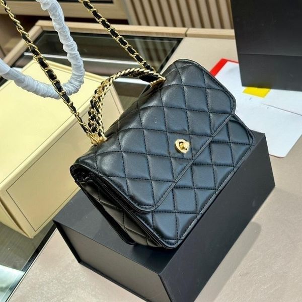 new designer handbag women's shoulder bag leather hollowed-out chain bag fashion diamond check underarm bag senior buckle crossbody bag
new designer handbag women's shoulder bag leather hollowed-out chain bag fashion diamond check underarm bag senior buckle crossbody bag