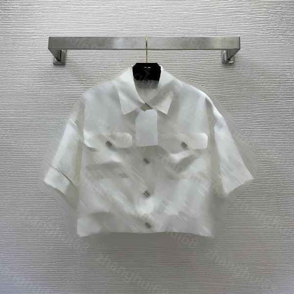 23ss high neck blouse women shirt womens designer clothing double c letter logo dark jacquard temperament buckle lapel short-sleeved coat wo, White
23ss high neck blouse women shirt womens designer clothing double c letter logo dark jacquard temperament buckle lapel short-sleeved coat wo, White