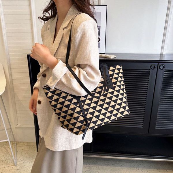 brand stuff sacks canvas women's bag large capacity commuter bag versatile portable bag fashion retro underarm bag 7067#
brand stuff sacks canvas women's bag large capacity commuter bag versatile portable bag fashion retro underarm bag 7067#