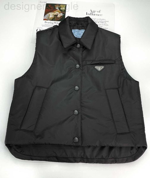 women's vests designer autumn winter new classic triangle nylon lapel men's and women's sleeveless vest cotton padded jacket, Black;white
women's vests designer autumn winter new classic triangle nylon lapel men's and women's sleeveless vest cotton padded jacket, Black;white
