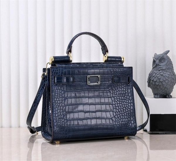 fashion women leather bags designer shoulder messagel chain bag golden square handbag baroque crossbody women's luxury wallet
fashion women leather bags designer shoulder messagel chain bag golden square handbag baroque crossbody women's luxury wallet